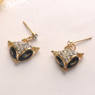 Fit-to-Kill Diamond Fox Earrings - Gold Gold - One Size