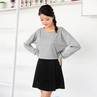 59 Seconds Set: Cropped Top + Sleeveless Dress Top: Gray / Skirt: Black - One Size