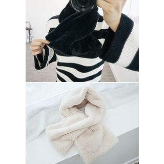 STYLEBYYAM Faux-Fur Scarf