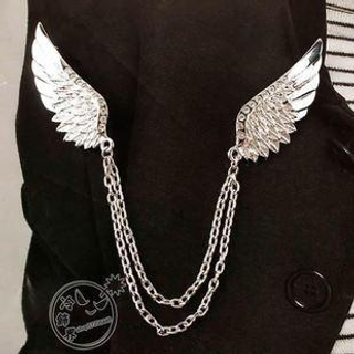 Trend Cool Rhinestone-Studded Wing Brooch