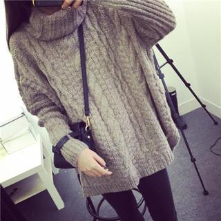QZ Lady Turtleneck Cable Knit Sweater