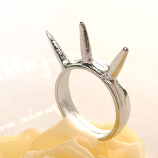 Fit-to-Kill Studded Ring  Silver - One Size