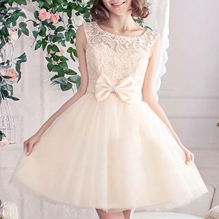Luxury Style Sleeveless Bow-Accent Lace Prom Dress
