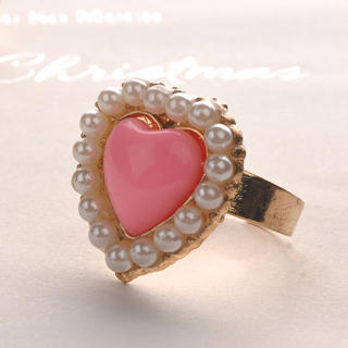 Fit-to-Kill Pearl Edge Heart-Shaped Ring  Pink - One Size