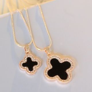 Seoul Young Clover Rhinestone Necklace