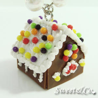 Sweet & Co. Sweet Christmas Ginger Bread House Pearl Silver Necklace