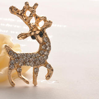 Fit-to-Kill Diamond Deer Brooch  Gold - One Size
