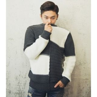 ABOKI Color-Block Sweater