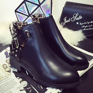 Zandy Shoes Studded Buckled Ankle Boots