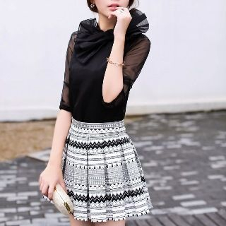 Romantica Set: 3/4-Sleeve Bow-Accent Top + Printed Pleated A-Line Skirt