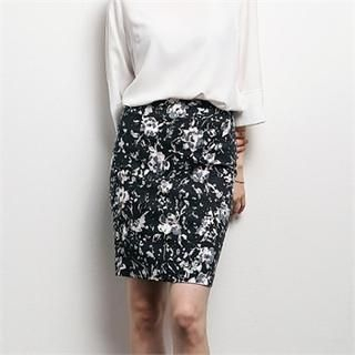 MAGJAY H-Line Patterned Skirt