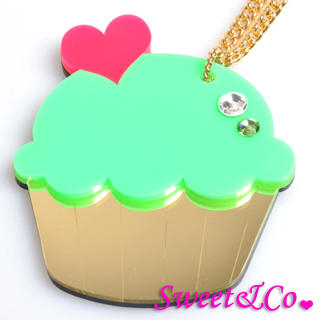 Sweet & Co. Sweet&Co. XL Mirror Green Cupcake Gold Necklace Gold - One Size