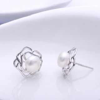 Zundiao Flower Studs with Pearl