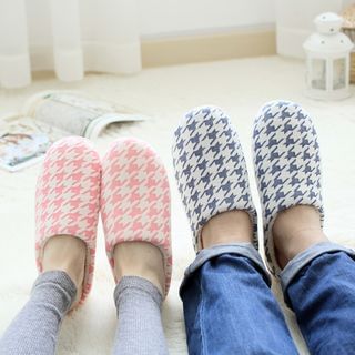 Lazy Corner Houndstooth Matching Couple Slippers