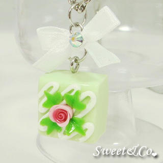 Sweet & Co. Sweet Green Rose Chocolate Ribbon Necklace