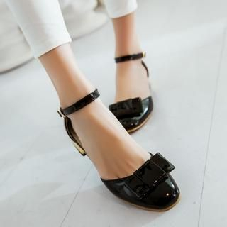 Pangmama Bow-Accent Patent Flat Sandals