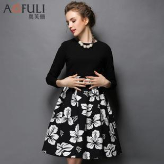 Ovette Set: Cropped Top + Pleat Floral Skirt