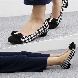 Reneve Bow Houndstooth Pumps
