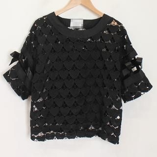 Momewear Short-Sleeve Lace Cropped Top
