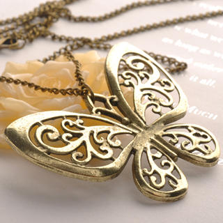 Fit-to-Kill Hollowed Butterfly Necklace Copper - One Size