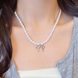 Set: Bow Faux Pearl Beaded Necklace + Dainty Necklace X1463 - Set of 2 - Silver & White - One Size