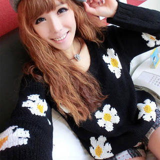 JVL Round-Neck Flower Sweater