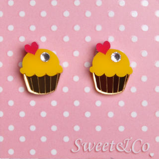 Sweet & Co. Sweet&Co. Mini Cupcake Stud Earrings Gold - One Size