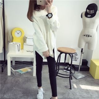 Qimi Long-Sleeve Loose Fit V-Neck Knit Top