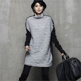 HALUMAYBE Turtle-Neck Embossed-Panel Wool Blend Dress