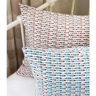 iswas Fish Printed Cushion Cover