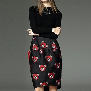 Queen Mulock Wool Blend Bear Print Hem Knit Dress