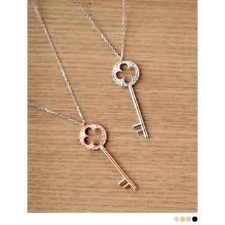 PINKROCKET Clover Key Silver Necklace