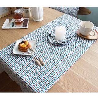 iswas Fish Printed Table Runner