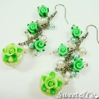 Sweet & Co. Sweet Mini Green Glitter Cupcake Floral Pearl Earrings