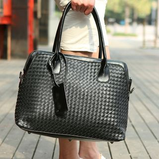 Yiku Woven Shoulder Bag