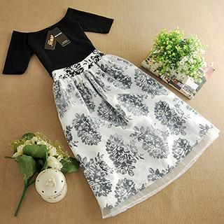 Dowisi Set: Short-Sleeve Top + Patterneed Midi Dress