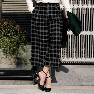 Seoul Fashion Band-Waist Checked Cropped Pants