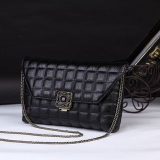 Lamia Quilted Chain Cross Bag