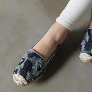 VIVIER Lace-Detail Camouflage Slip-Ons