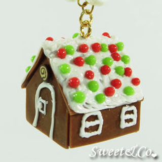 Sweet & Co. Sweet Christmas Ginger Bread House Pearl Gold Necklace