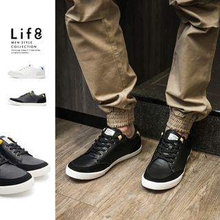 Life 8 Two-Tone Casual Shoes