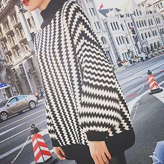 Eva Fashion Lantern Sleeve Zigzag Stripe Sweater