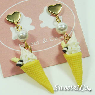 Sweet & Co. Sweet Mini Vanilla Ice-Cream Pearl Heart Earrings
