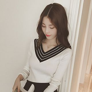 Melon Juice V-Neck Contrast Knit Top