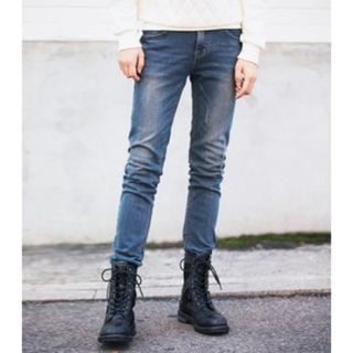 ABOKI Distressed Washed Straight-Cut Jeans