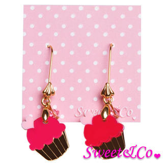 Sweet & Co. Sweet&Co Mini Gold Fuchsia Cupcake Crystal Earrings Gold - One Size