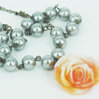 MyLittleThing Sleeping Rose Pearl Necklace(Peach) One Size