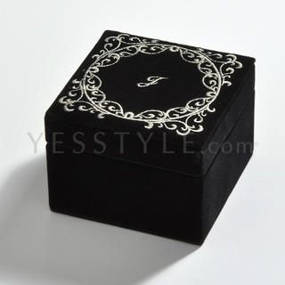 Jill Stuart - Black Velvet Jewel Box 1 item