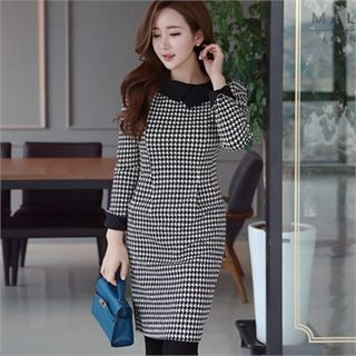 ode' Collared Houndstooth Sheath Dress