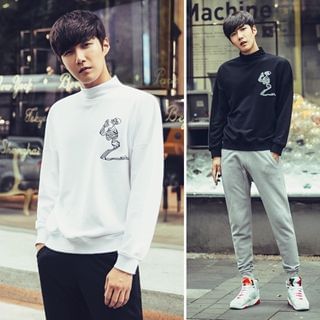 MRCYC Mock-Neck Embroidered Pullover